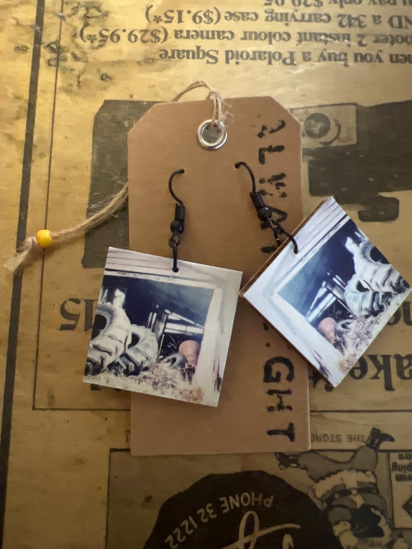 Luton Shed Earrings (3x3cm)