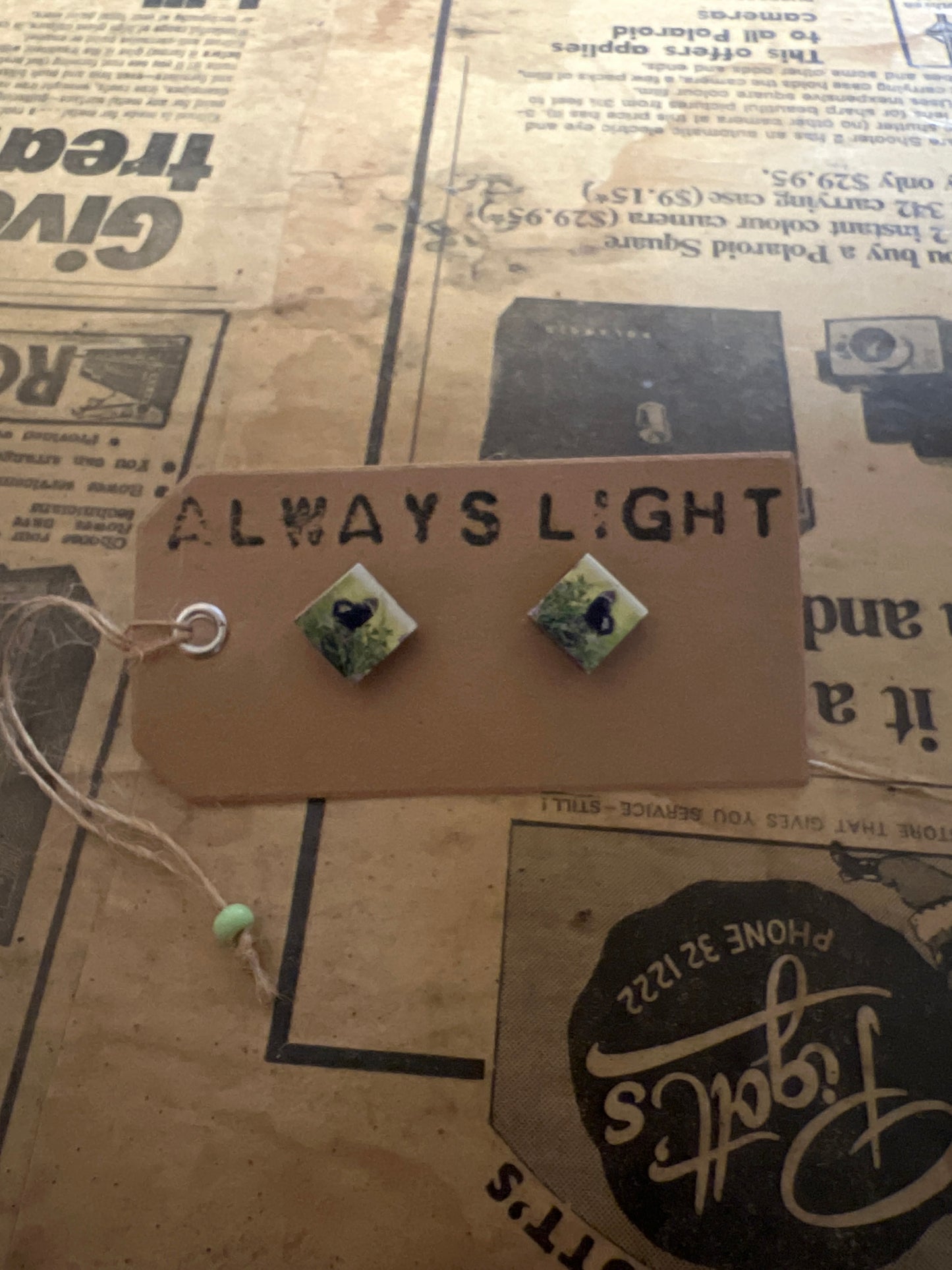 Old Last Butterfly Earrings (1x1cm)