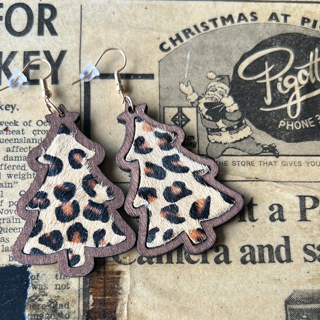 Brown leopard Christmas earrings - 029