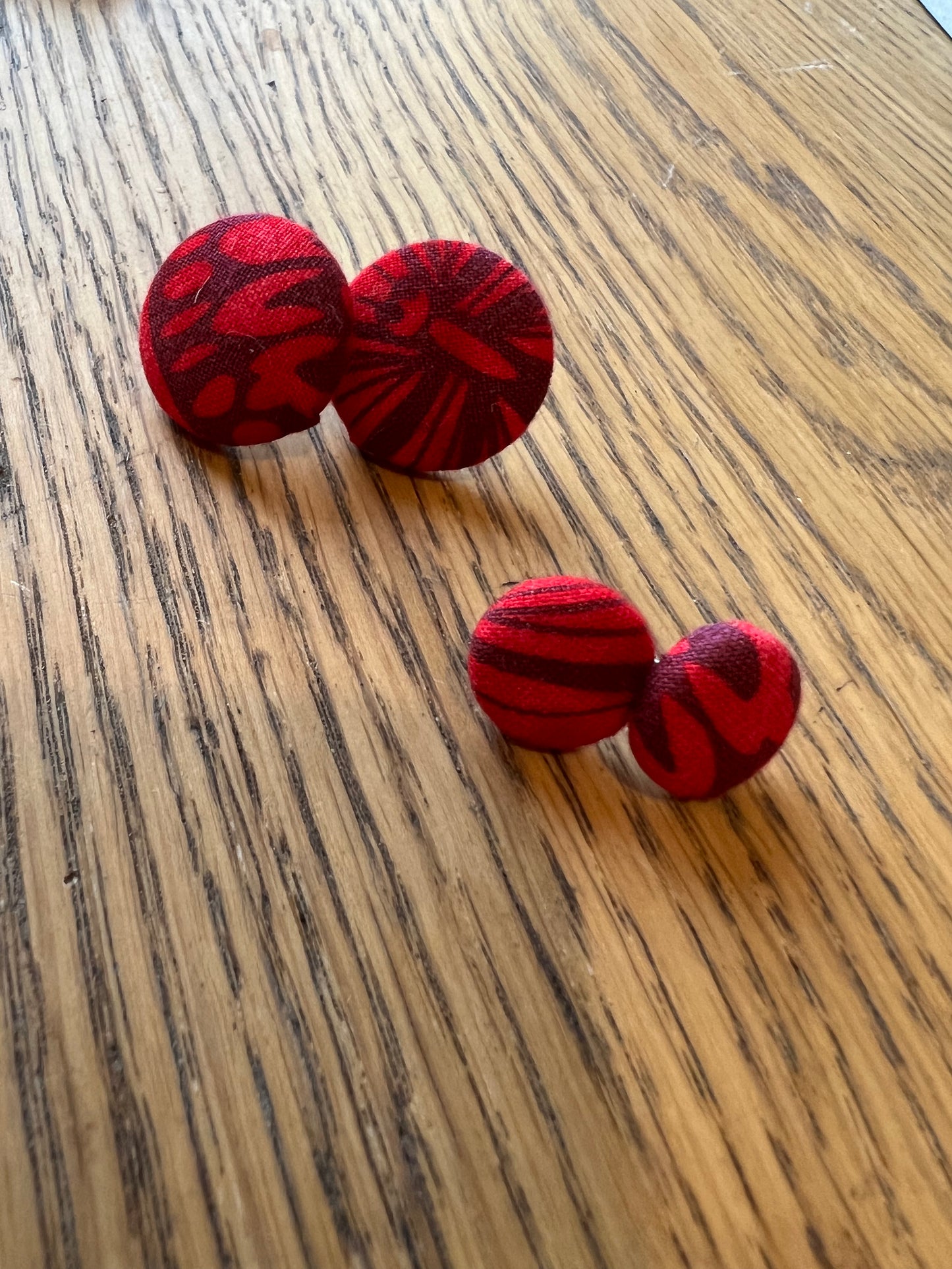 Red butterfly wings stud earrings - large - 045